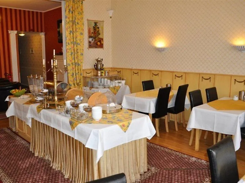 Hotel Pension Savoy near Kurfürstendamm Berlín Alemania