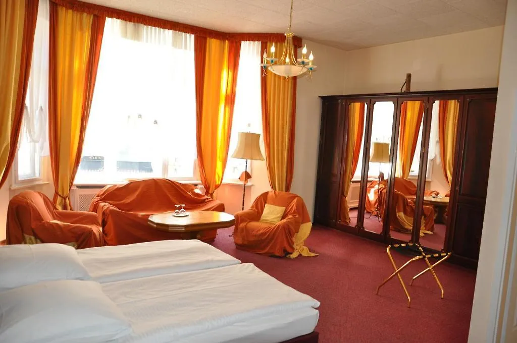 Hotel Pension Savoy near Kurfürstendamm Berlín Alemania