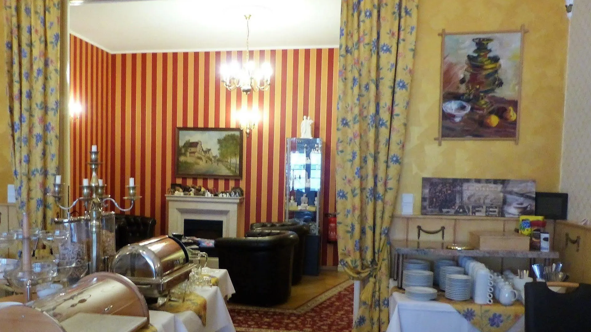 Hotel Pension Savoy near Kurfürstendamm Berlín