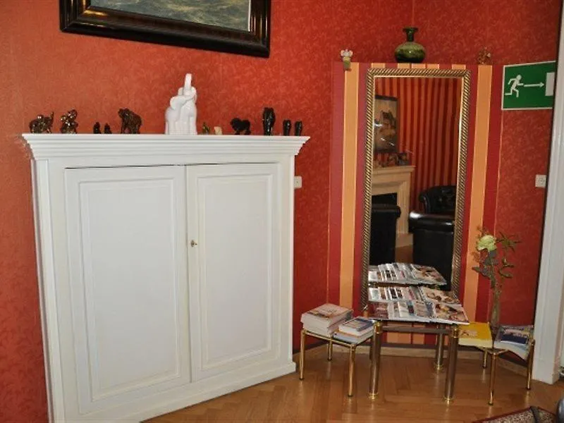 Hotel Pension Savoy Near Kurfuerstendamm Berlin