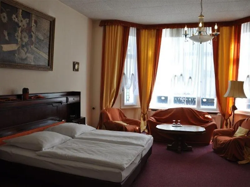Hotel Pension Savoy Near Kurfuerstendamm Berlín 3*,  Německo