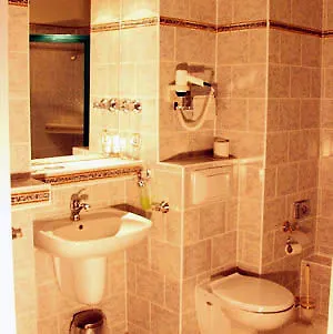 Hotel Pension Savoy Near Kurfuerstendamm Berlín