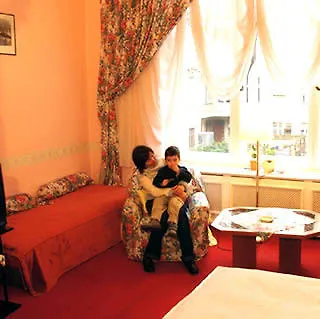 Hotel Pension Savoy Near Kurfuerstendamm Berlín