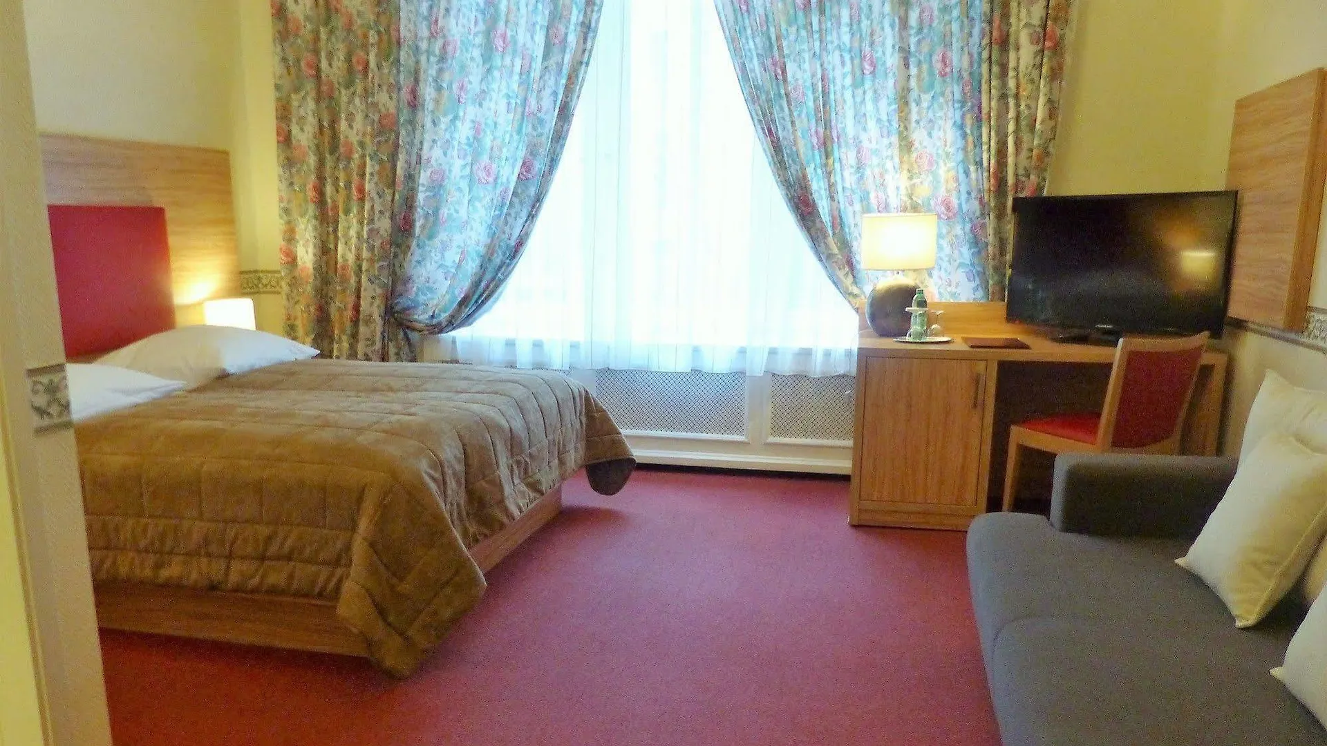 Hotel Pension Savoy Near Kurfuerstendamm Berlín 3*,  Německo