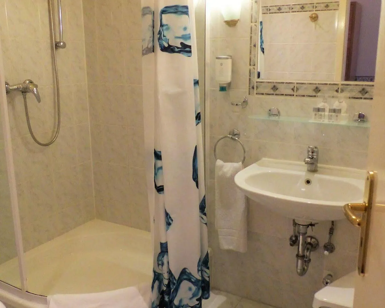 Hotel Pension Savoy Near Kurfuerstendamm Berlín