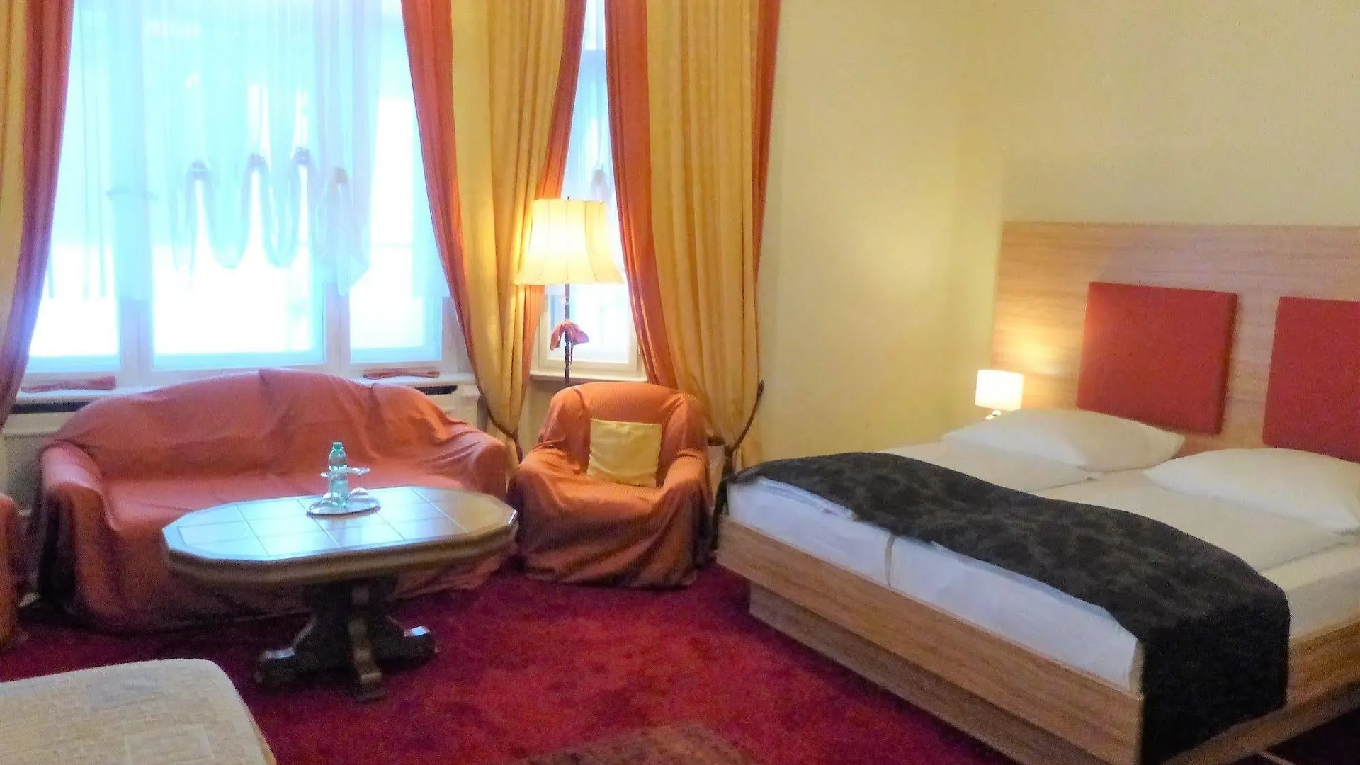Hotel Pension Savoy Near Kurfuerstendamm Berlín 3*,  Německo