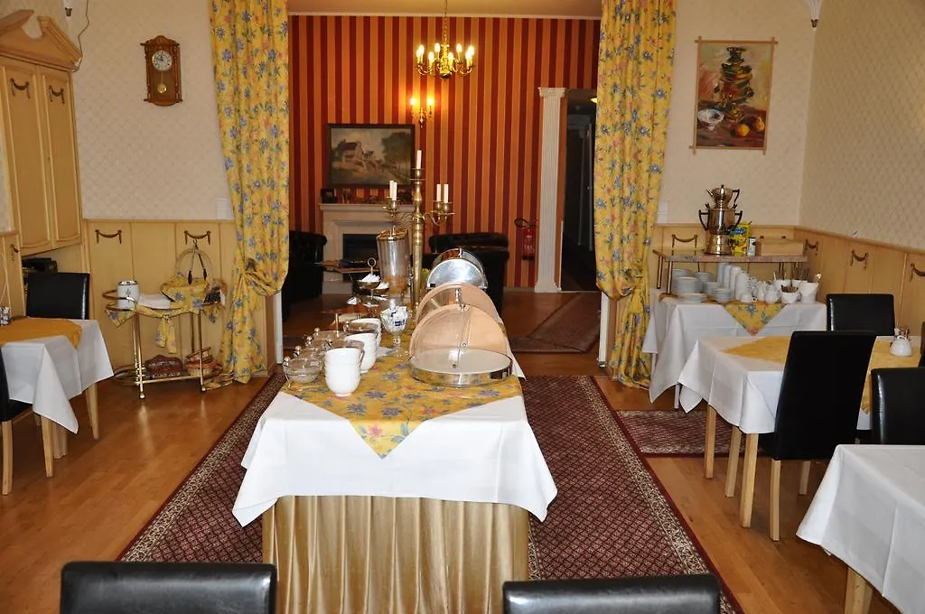 Hotel Pension Savoy Near Kurfuerstendamm Berlin