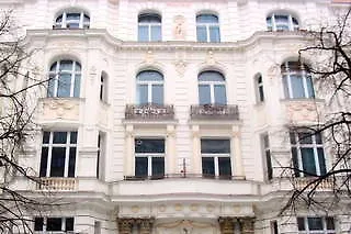 Hotel Pension Savoy Near Kurfuerstendamm Berlin