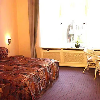 Hotel Pension Savoy Near Kurfuerstendamm Berlín