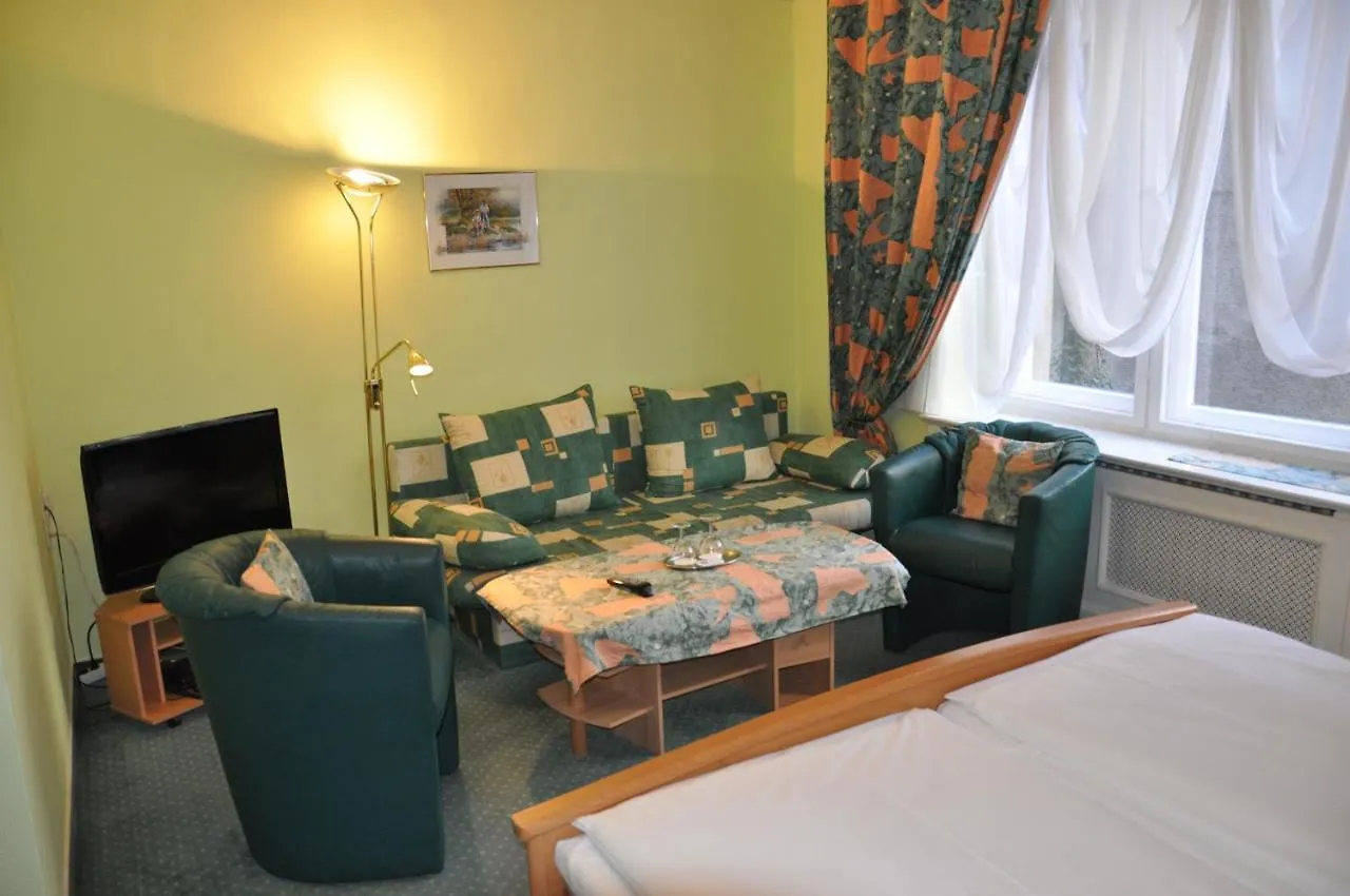Hotel Pension Savoy Near Kurfuerstendamm Berlín 3*,  Německo